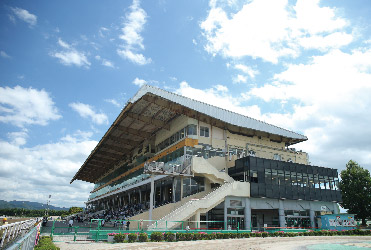 水沢競馬場（岩手県奥州市）