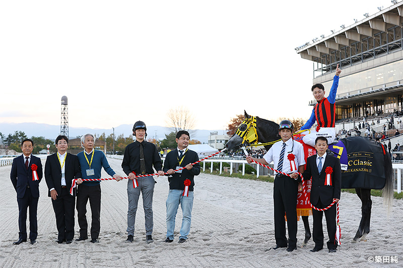 船橋所属のミューチャリーが、地方所属馬として史上初となるJBCクラシック制覇の快挙を果たした。　©️築田純