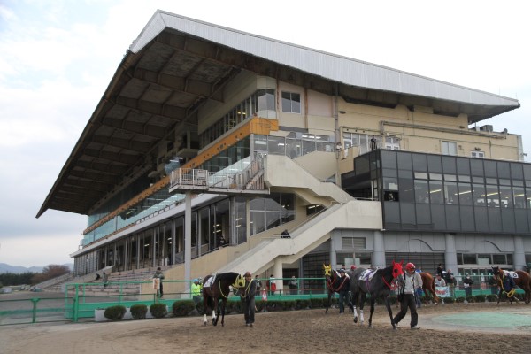 水沢競馬場 写真1