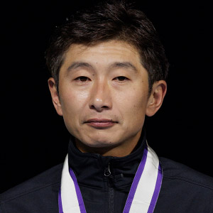 新谷功一調教師