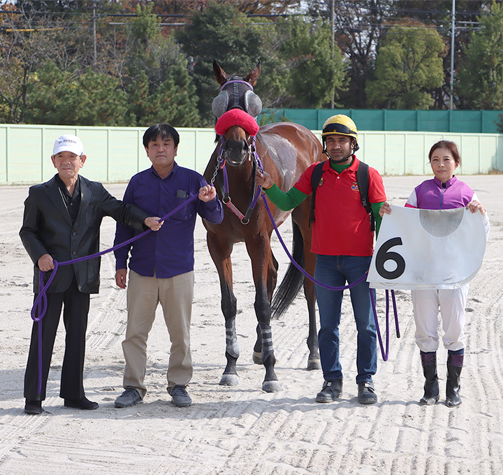 国内女性騎手初となる地方競馬通算1,000勝を達成した宮下騎手