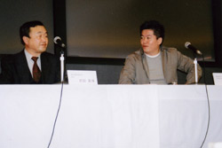 記者会見写真