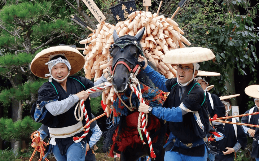 神社への立て込みの風景